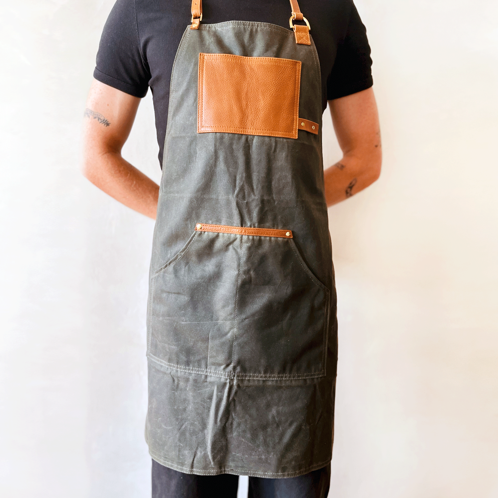 Custom Apron | Olive Green Waxed Canvas Apron with Brown Leather Pocket ea