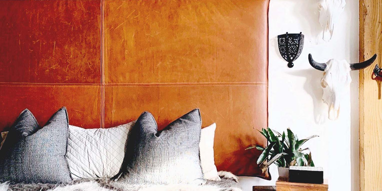 leather_hanging_headbord_king_bed.jpg